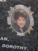 Lynette Anne GRAETZ,
13-7-1953 - 18-12-1999,
wife of Kevin,
mother of Vicki-Lee & Nathan,
daughter of Tracey & Dorothy;
Brookfield Cemetery, Brisbane