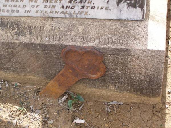 Augusta Pauliene BRIESE,  | born 11 August 1900  | died 2 November 1921,  | erected by father & mother;  | Douglas Lutheran cemetery, Crows Nest Shire  | 