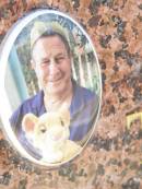 Thomas CRAIK,
husband dad pop,
28-6-1936 - 23-11-2000;
Fernvale General Cemetery, Esk Shire