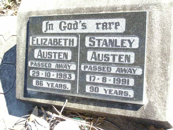 Elizabeth AUSTEN,  | died 29-10-1983 aged 86 years;  | Stanely AUSTEN,  | died 17-8-1991 aged 90 years;  | Fernvale General Cemetery, Esk Shire  | 