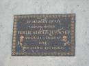 Verlie Stella MACKNEY,
mother,
04-05-24 - 25-10-47,
love Rod, Carmel & family;
Goomeri cemetery, Kilkivan Shire