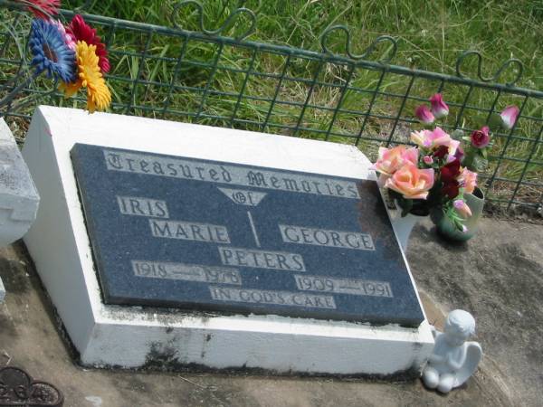 Iris Marie PETERS,  | 1918 - 1978;  | George PETERS,  | 1909 - 1991;  | Edith Alice TURNER,  | 1880 - 1954;  | Ernest Edward TURNER,  | 1881 - 1957;  | Kilkivan cemetery, Kilkivan Shire  | 