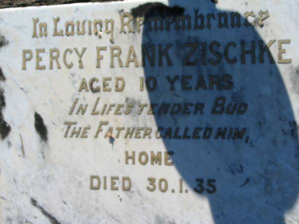 Percy Frank ZISCHKE  | 30 Jan 1935, aged 10  | Lowood General Cemetery  |   | 