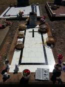 Kenerick John OTOOLE
d: 22-Jan-1954, aged 2y 5mo
sister: Esmay
Meandarra cemetery
Copyright Dr Matt Barton