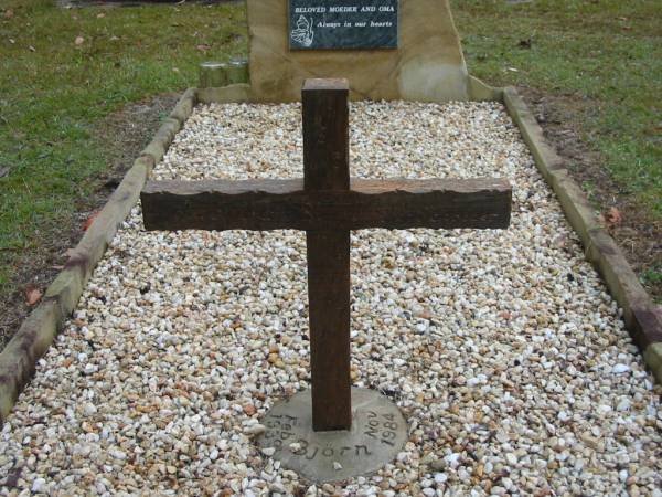 Jacoba GEYL,  | 3-11-1910 - 15-2-1997,  | moeder oma;  | Bjorn,  | Feb 1939 - Nov 1984;  | Mooloolah cemetery, City of Caloundra  |   | 