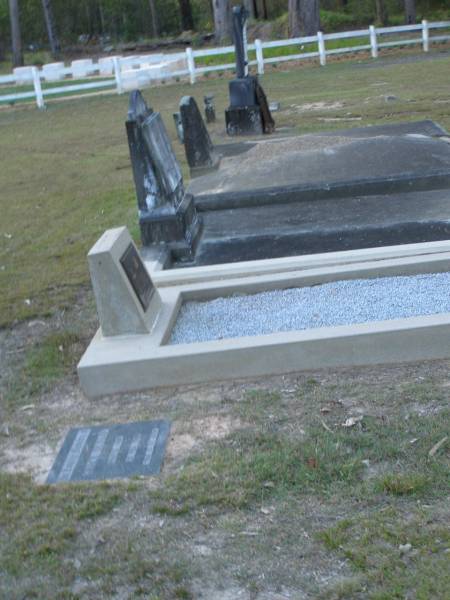 Mooloolah cemetery, City of Caloundra  |   | 