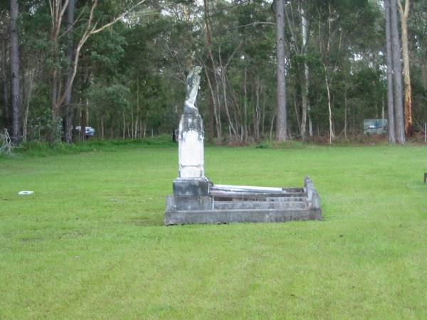 Lizzie  | (wife of) Daniel Benfer  | 13 Sep 1909, aged 34  | Daniel Frederick  | (infant son of D and L BENFER)  | d: 7 Sep 1909, aged 1 month  | Mt Cotton / Gramzow / Cornubia / Carbrook Lutheran Cemetery, Logan City  |   | 