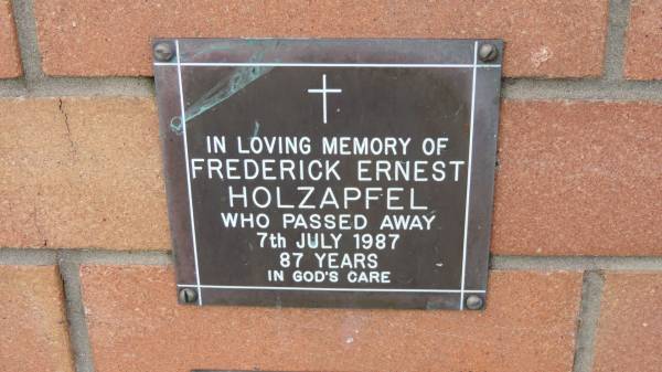 Frederick Ernest Holzapfel  | d: 7 Jul 1987, aged 87  |   | Mount Cotton St Pauls Lutheran Columbarium wall  |   | 