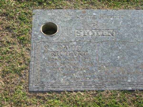 David Richard STOTEN,  | born 5 July 1915,  | died 28 June 1995 aged 80 years;  | Mudgeeraba cemetery, City of Gold Coast  | 