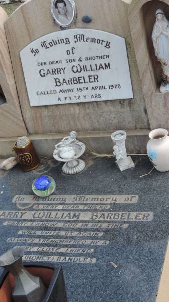 Garry William BARBELER  | d: 15 Apr 1978 aged 22  | friend: ?? (Honey) RANDLES  |   | Peak Downs Memorial Cemetery / Capella Cemetery  | 