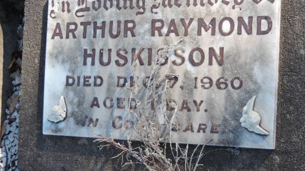 Arthur Raymond HUSKISSON  | d: 7 Dec 1960 aged 1 day  |   | The Gums Cemetery  | 