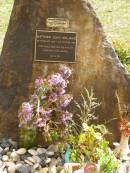 
Matthew John WILLIAMSBOWDITCH,
6 Feb 1990 - 8 Oct 1998,
missed by mum, dad, Brent, nan & pop;
Upper Coomera cemetery, City of Gold Coast
