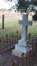 William Ernest Devine PIERCE
d: 20 Feb 1915 aged 31
son of William and Lucy PIERCE
Yandilla All Saints Anglican Church with Cemetery