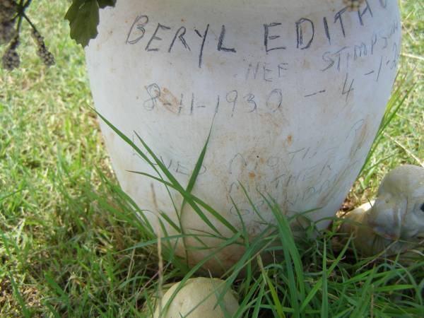 Beryl Edith GREEN (nee STIMPSON),  | 8-11-1930 - 4-1-2008,  | mother mother-in-law grandmother great-grandmother;  | Yarraman cemetery, Toowoomba Regional Council  | 